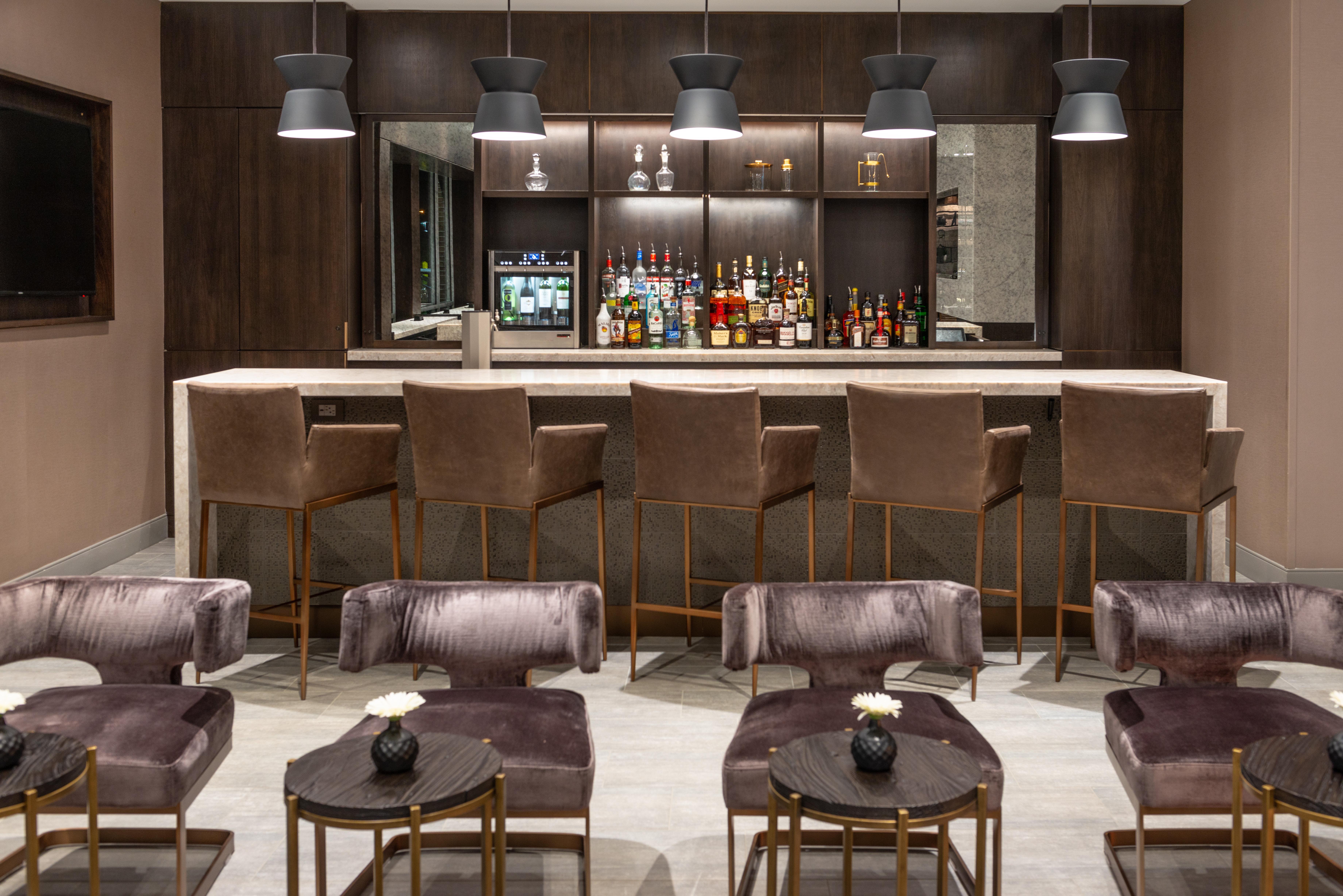 Holiday Inn Boston Logan Airport - Chelsea By Ihg Exterior foto